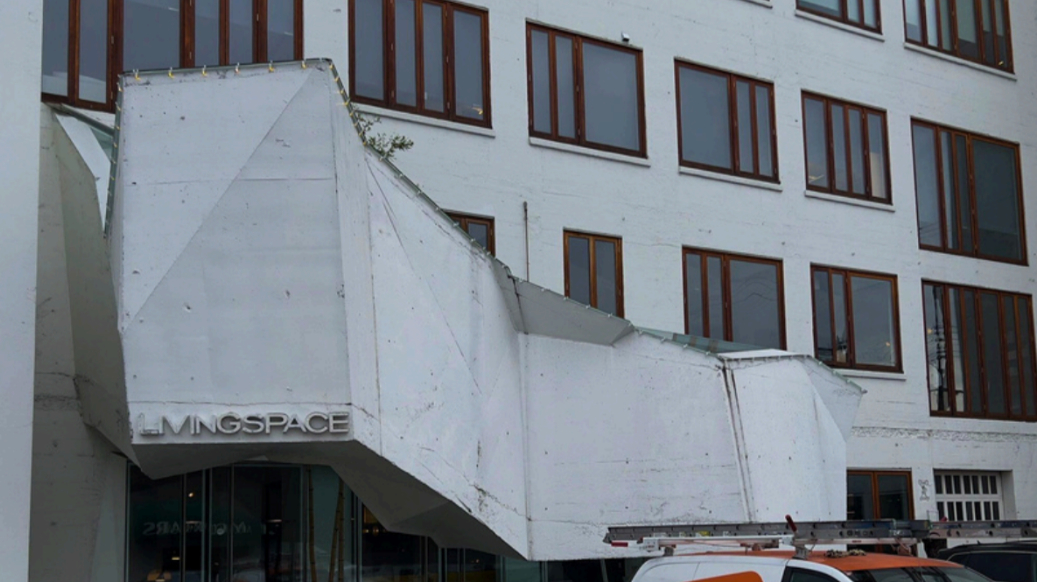 living space in Vancouver commercial lights installation